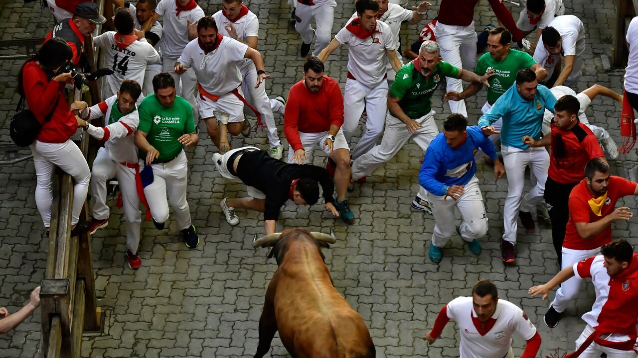 11 de julio de 2022. Aviador, número 92. Ganadería: Cebada Gago. Vallado de Telefónica. Pamplona, España. (AP Photo/Álvaro Barrientos)