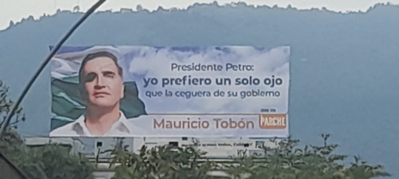 Valla publicitaria de Mauricio Tobón en Antioquia.