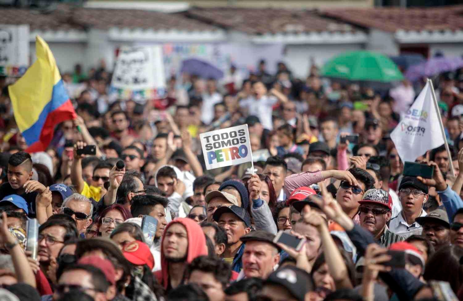 La multitud coreó en repetidas ocasiones el apellido del candidato. Foto: Diana Rey Melo