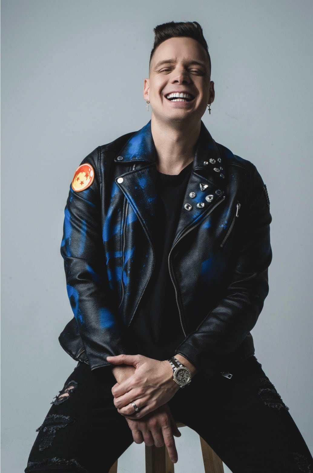 Con mi esposa (la empresaria Yulbert Zambrano)    trabajamos todo el día. 
En la casa ella tiene su oficina y yo  mi estudio. Yo volteo a  ver en qué la puedo ayudar y ella, lo mismo”.