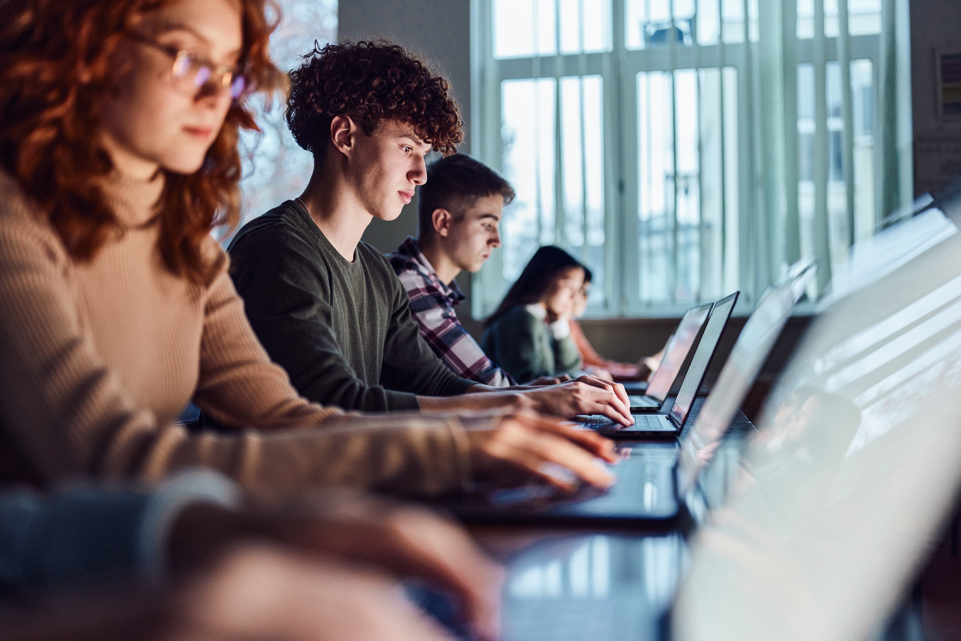Andrea Escobar Vilá, directora ejecutiva de la Fundación Empresarios por la Educación (FExE), ha dedicado años a estudiar las percepciones y realidades del sistema educativo colombiano.