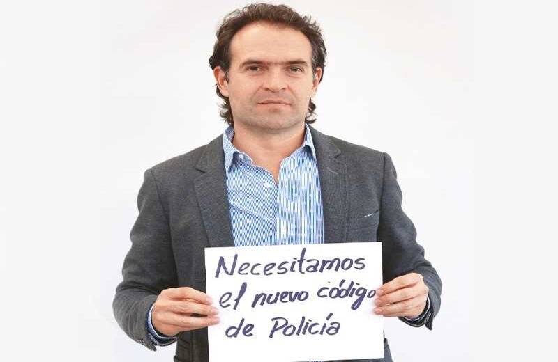 Federico Gutiérrez, alcalde de Medellín. Considera el código como pieza esencial para contrarrestar las riñas.