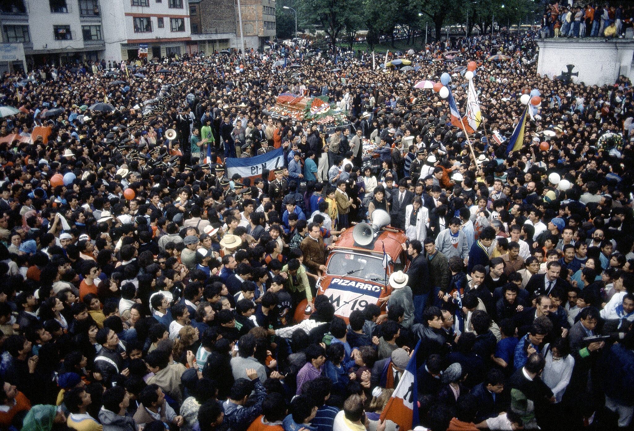 CARLOS PIZARRO  SEPELIO