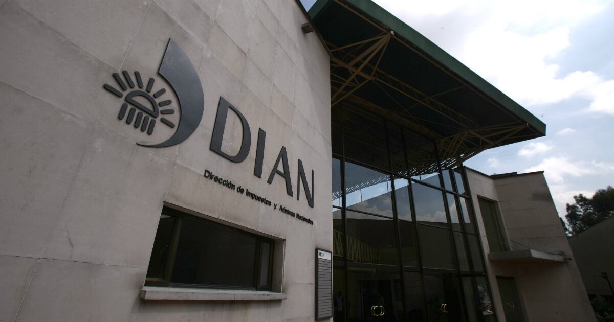 La Dirección de Impuestos y Aduanas Nacionales es la encargada de dirigir estos temas en el orden nacional.