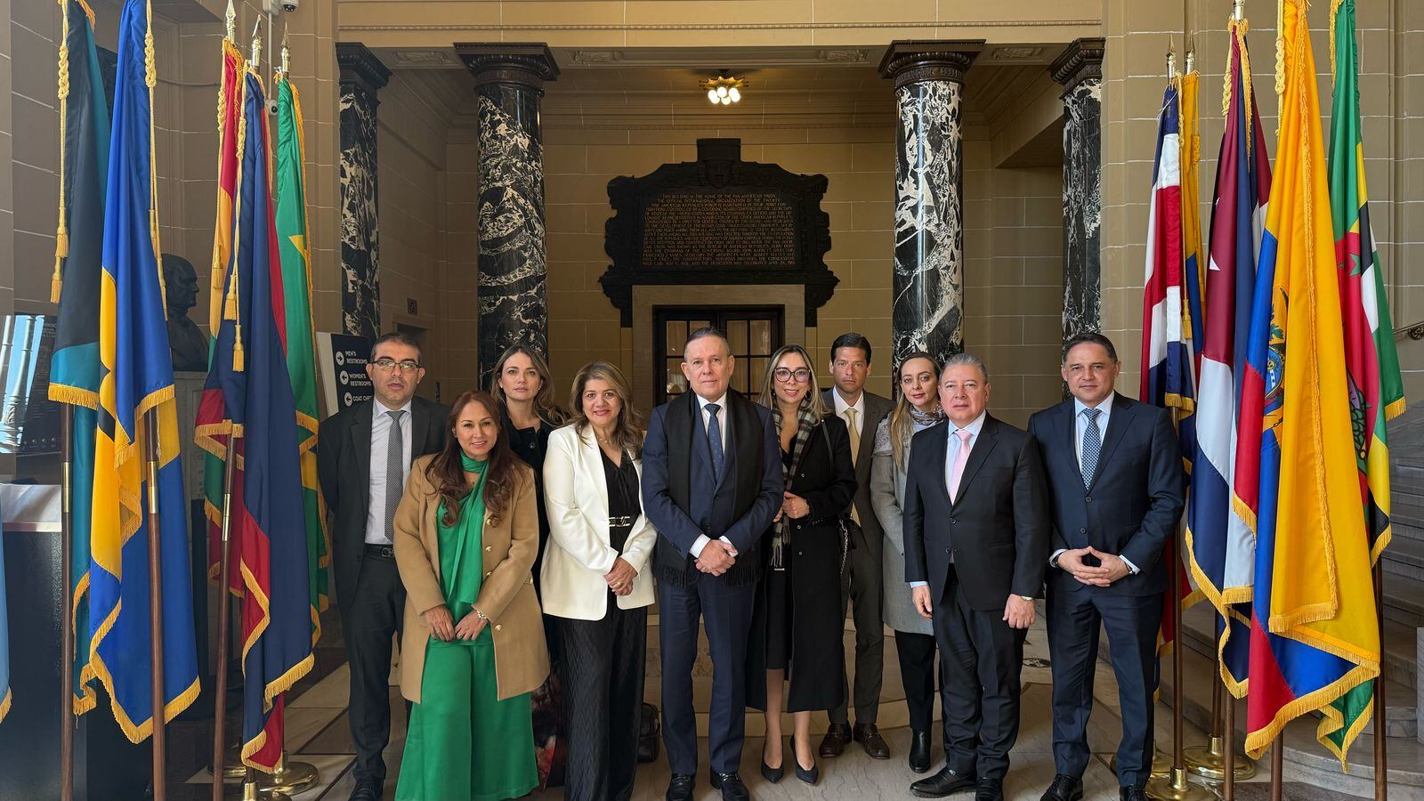 Congresistas Carlos Abraham Jiménez y Carolina Arbeláez (Cambio Radical), Sor Berenice Bedoya (ASI), Lorena Ríos Cuéllar (Colombia Justa Libres), Efraín Cepeda (Conservador), Katherine Miranda (Alianza Verde), Mauricio Gómez Amín (Liberal), Ana Paola Agudelo (Mira), Nicolás Echeverry (Conservador) y Honorio Henríquez (Centro Democrático).