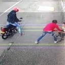 Ladrones en moto lo atracaron dos veces en el centro de Cali.