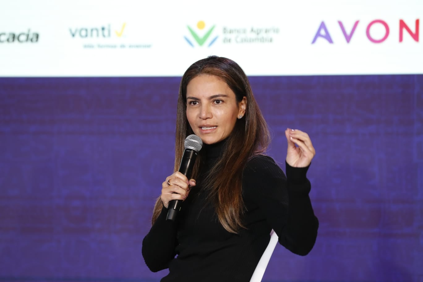 Sandra Quitián, vicepresidente de Valor Humano de WOM Colombia; Sonia Salazar