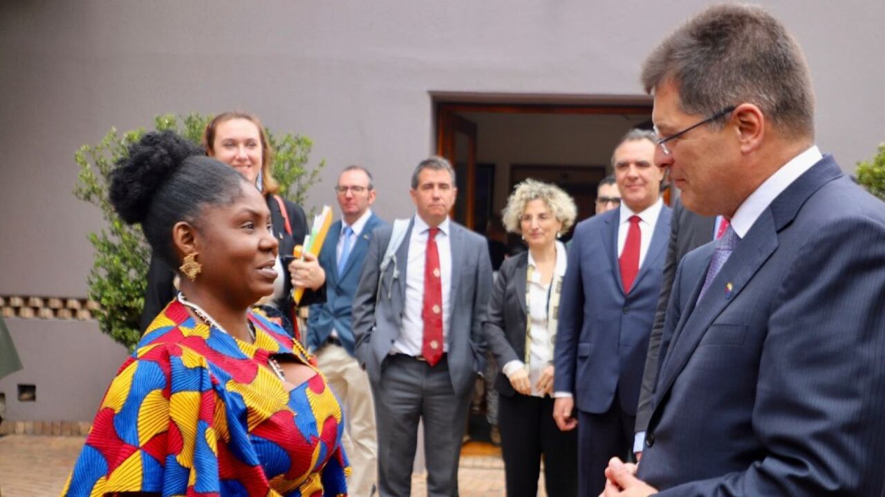 La vicepresidenta se reunió con el comisionado de la UE Janez Lenarčič..