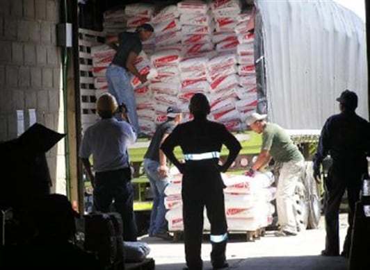 Nada en la oscuridad, todo a la luz de los colombianos.