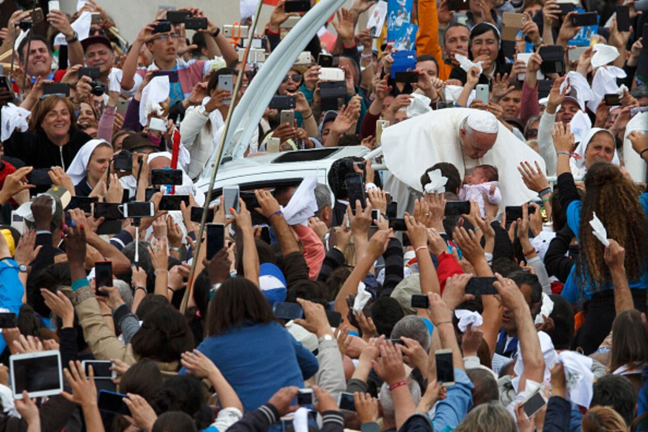 Santos, hace 100 años. Miles de peregrinos y fieles de todo el mundo se reúnen para la celebración del centenario. (Foto de Pablo Blázquez Domínguez/Getty Images)