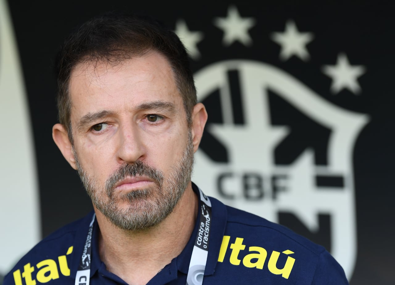 Brasil vs Senegal - Técnico Menezes de Brasil.