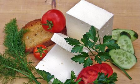 El tofu es un alimento muy recomendable que constituye un gran complemento para una dieta saludables, sana y variada. 