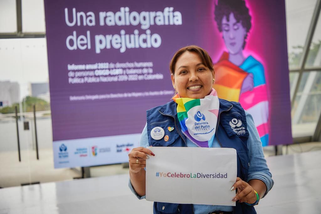 Defensoría presenta informe sobre violencia y discriminación hacia la comunidad OSIGD: "Preocupa la escasa respuesta institucional"