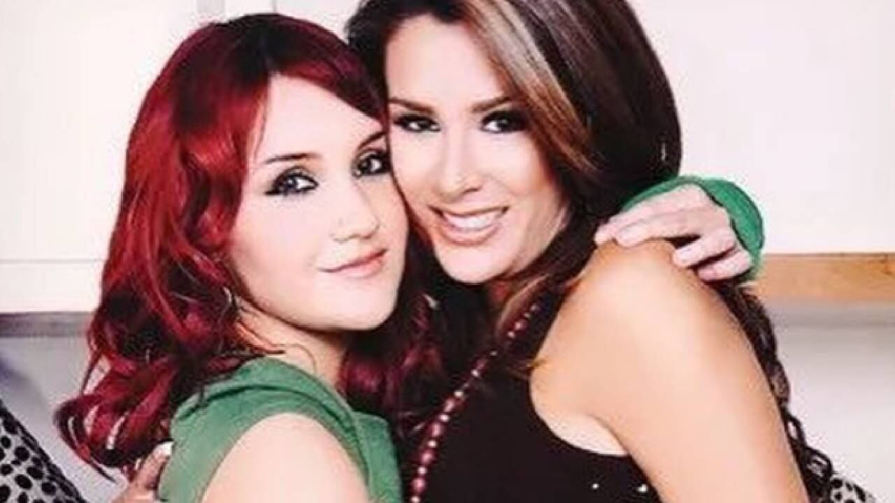 Ninel Conde junto a Dulce María cuando participaron del éxito televisivo de 'Rebelde'.