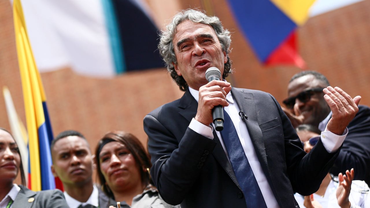 El candidato Sergio Fajardo junto a su fórmula vicepresidencial, Edna Bonilla, el día en que realizaron la inscripción de su candidatura en la Registraduría Nacional.