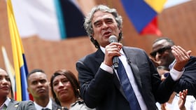El candidato Sergio Fajardo junto a su fórmula vicepresidencial, Edna Bonilla realizaron la inscripción de su candidatura en la Registraduria Nacional.