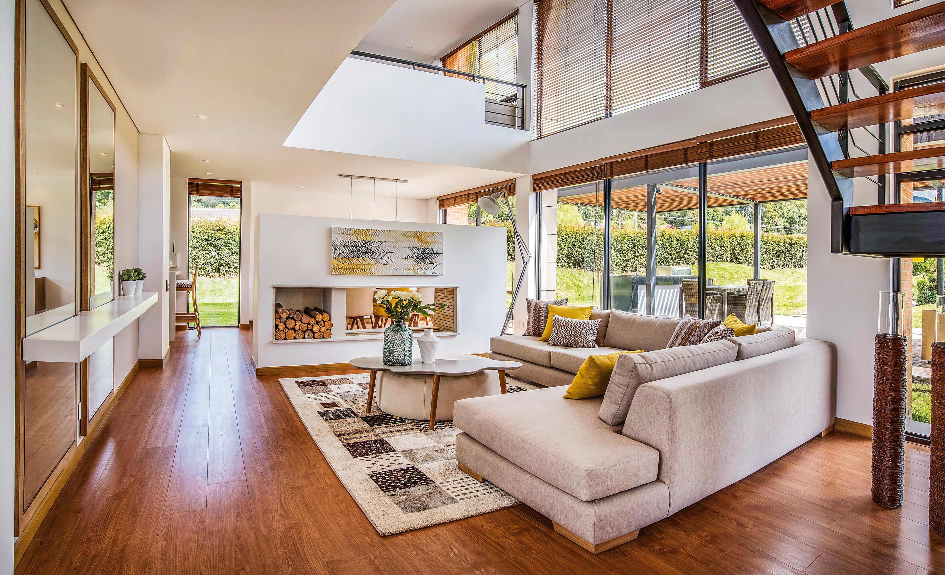 Las casas tienen un área construida desde 211 hasta 292 metros cuadrados, y lotes desde 856 hasta 1.764 metros cuadrados.