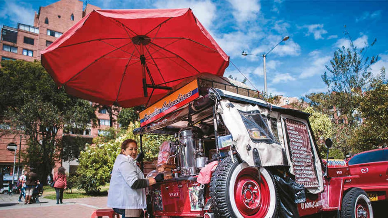 En la carrera 13 converge todo el comercio de Bogotá. En sus calles, los capitalinos encuentran desde ropa hasta mariachis.