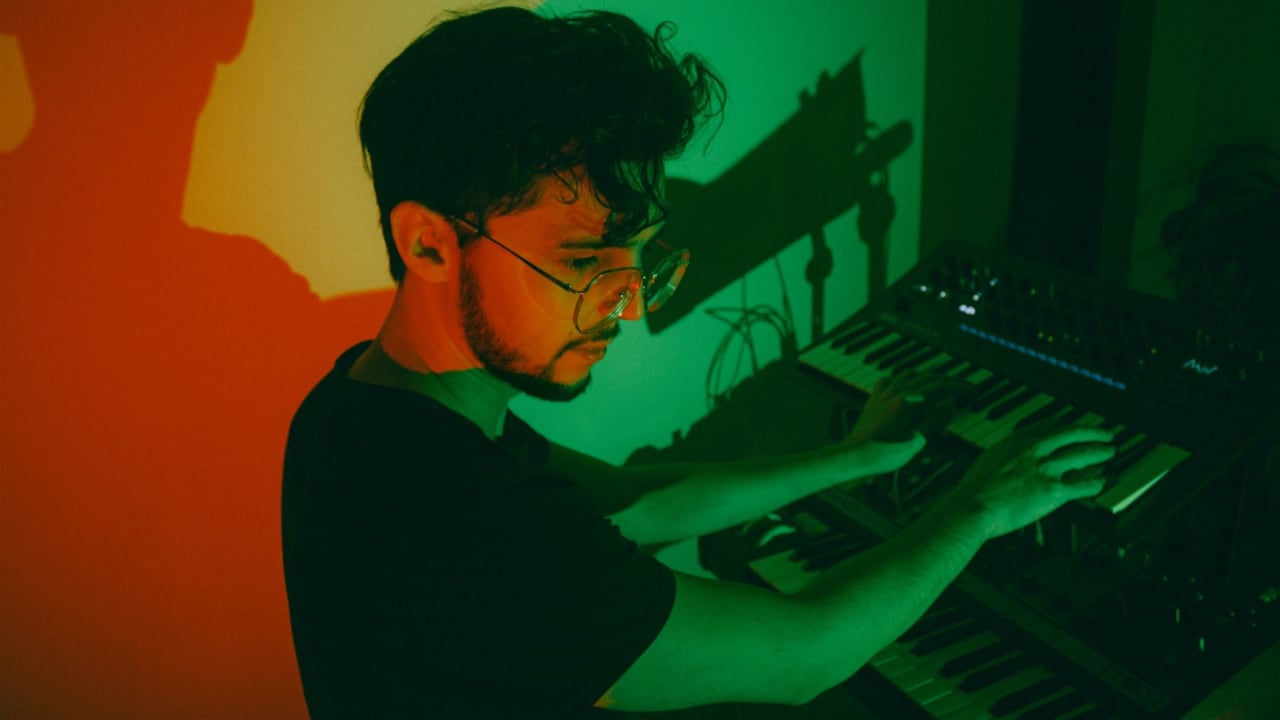 Samuel Lizarralde presenta en Böjo su alter ego solista.