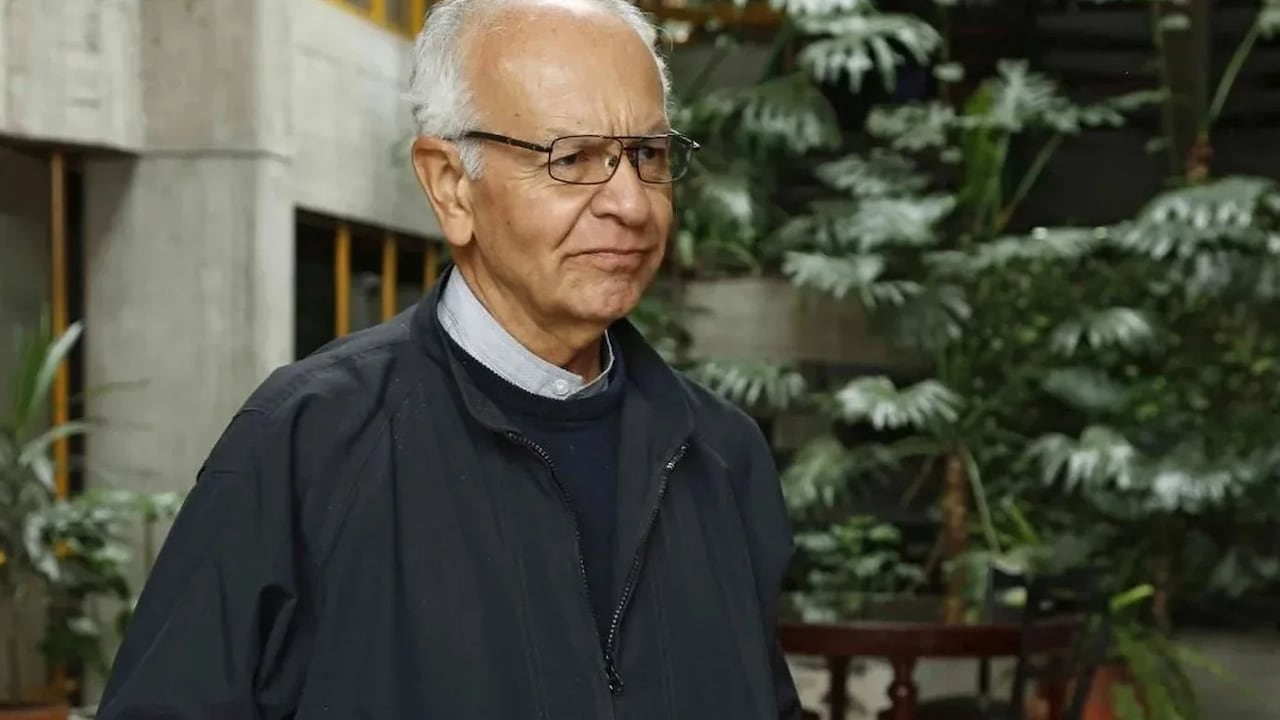 El sacerdote Javier Giraldo.