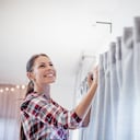 Las cortinas son elementos destacados en el hogar.