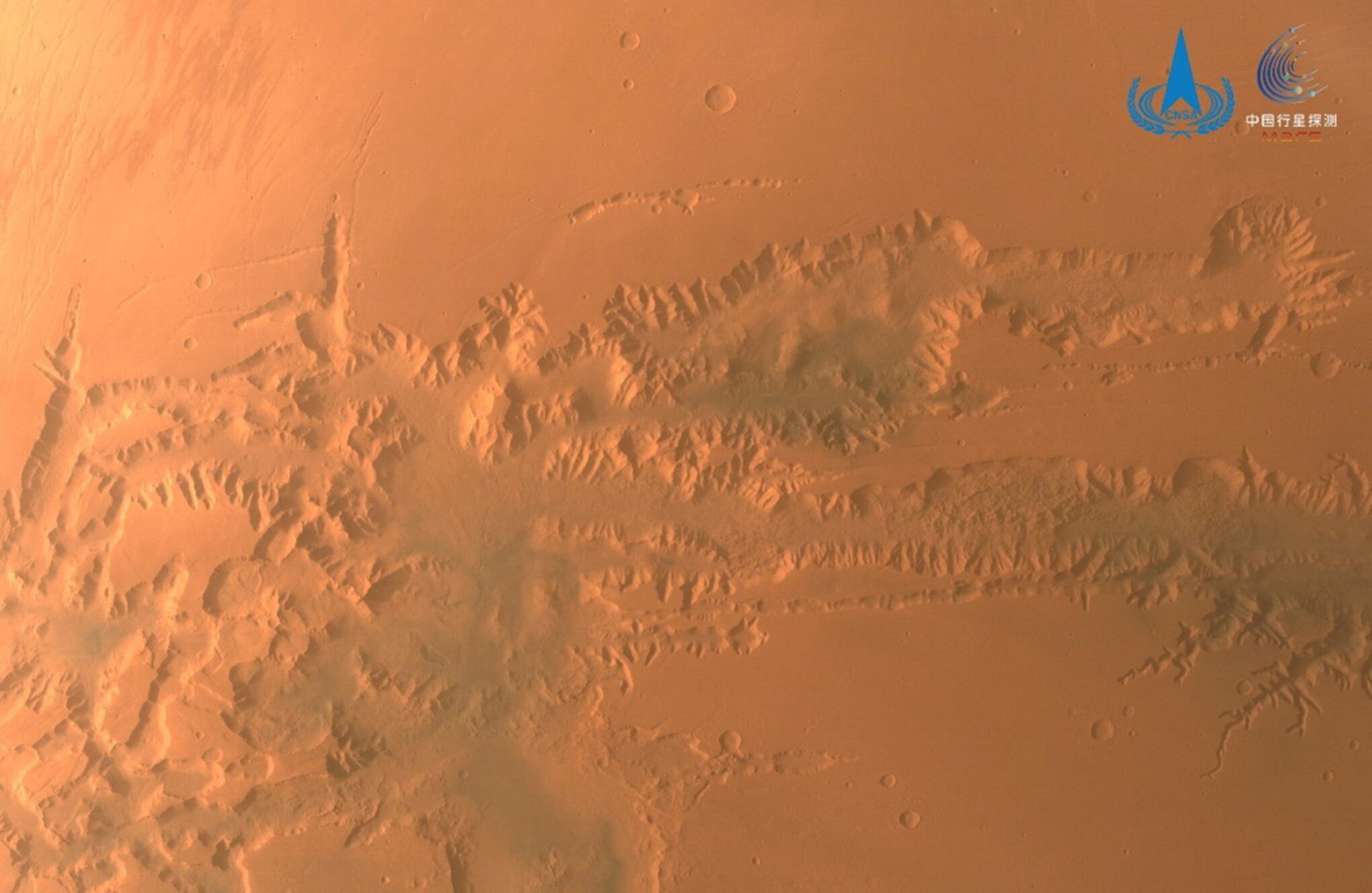 Nave espacial china realiza imágenes de todo el planeta Marte.