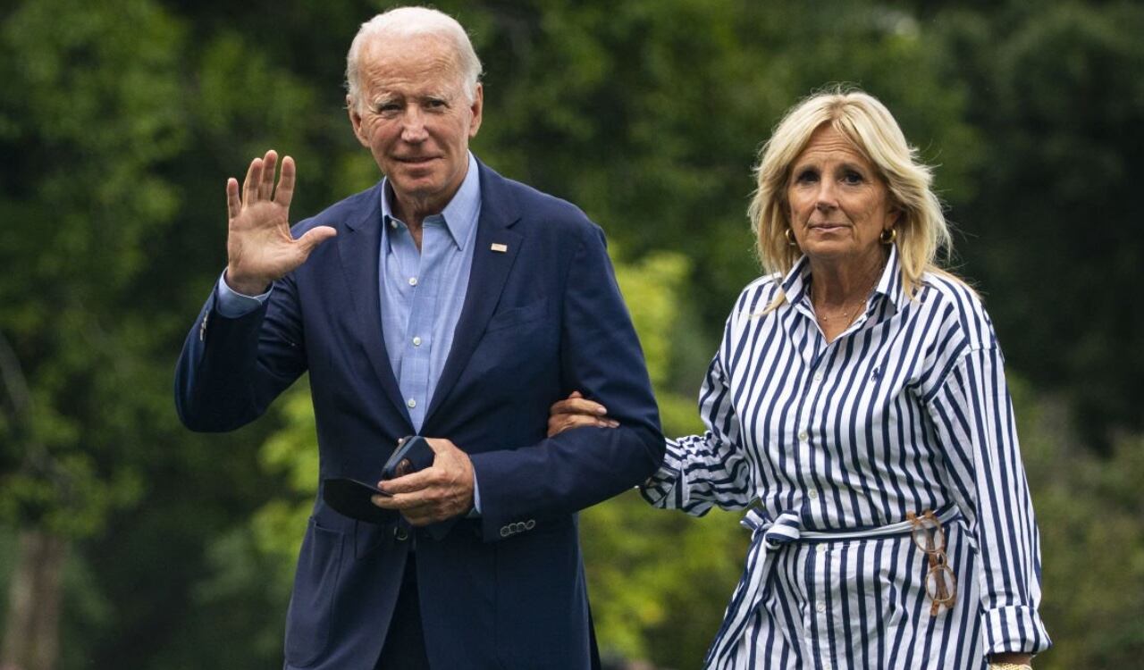 Jill Biden, al igual que su esposo, se contagia de covid-19