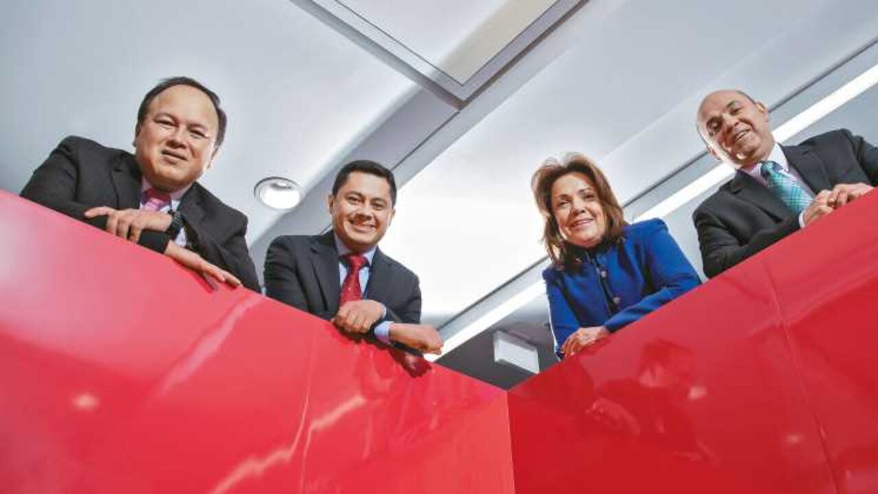 De izquierda a derecha: Cristian Delgado, gerente de Consolidación Colombian Colgaap; Diego Amórtegui, gerente de Consolidación Niif; María Edith González, vicepresidente de Consolidación del Grupo Aval y Roger Ruiz, gerente de Consolidación Colgaap.