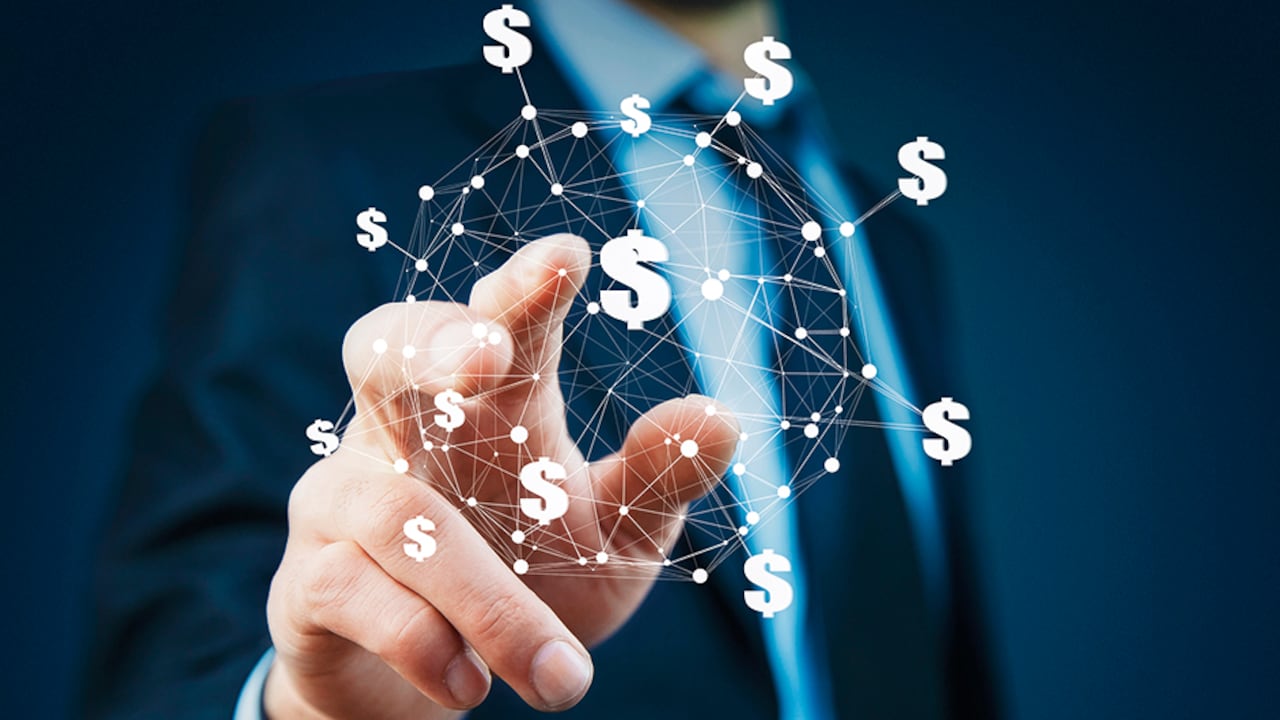 Si bien los activos en el país con un dólar fuerte se vuelven más baratos, una devaluación intensa podría afectar los retornos porque estarán apalancados en un peso débil.