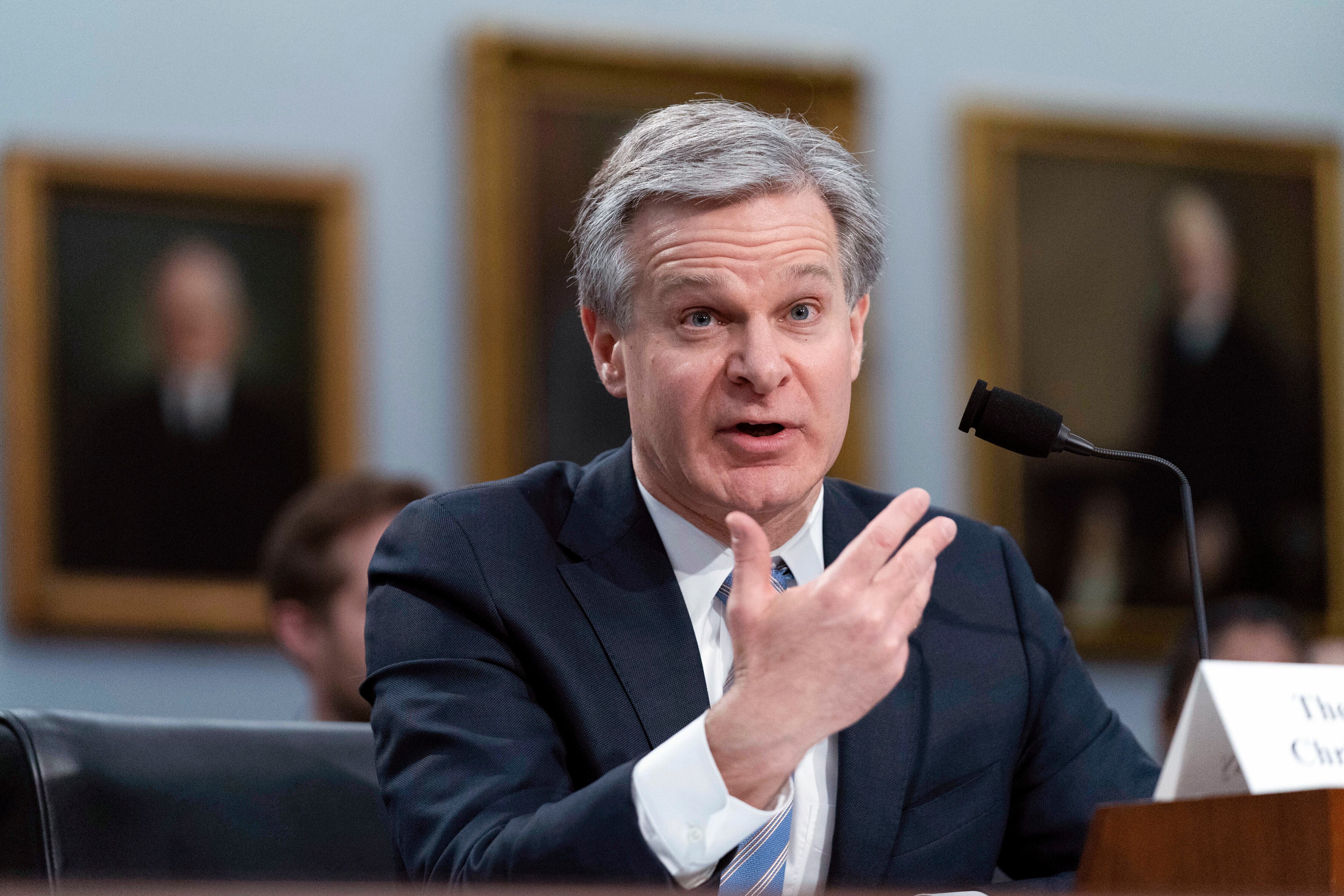 El director del FBI, Christopher Wray, testifica ante la audiencia presupuestaria del subcomité de Asignaciones de Comercio, Justicia, Ciencia y Agencias Relacionadas de la Cámara para el año fiscal 2024, en Capitol Hill en Washington, el 27 de abril de 2023.