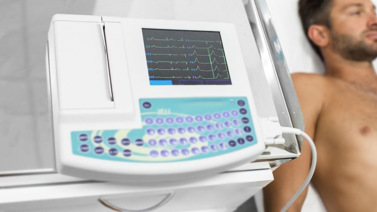 La máquina de electroestimulación que hace 20.000 abdominales por usted y le marca el abdomen ¿Si funciona?