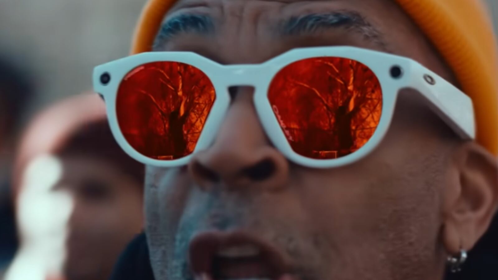 Oakley y Meta presentan una experiencia digital interactiva que anticipa sus innovadores comerciales del Super Bowl 2026.