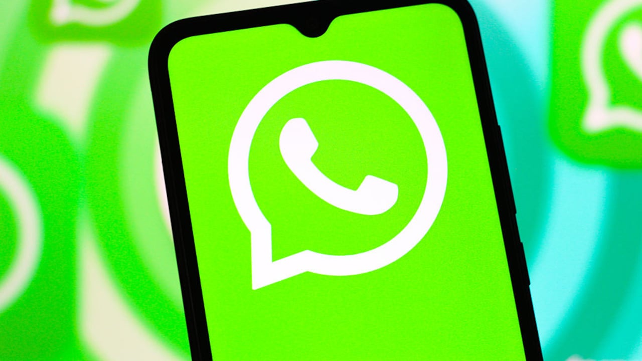 WhatsApp prepara una nueva ronda de actualizaciones que modificarán la experiencia de mensajería, con cambios en la interfaz y la inclusión de nuevos emojis.