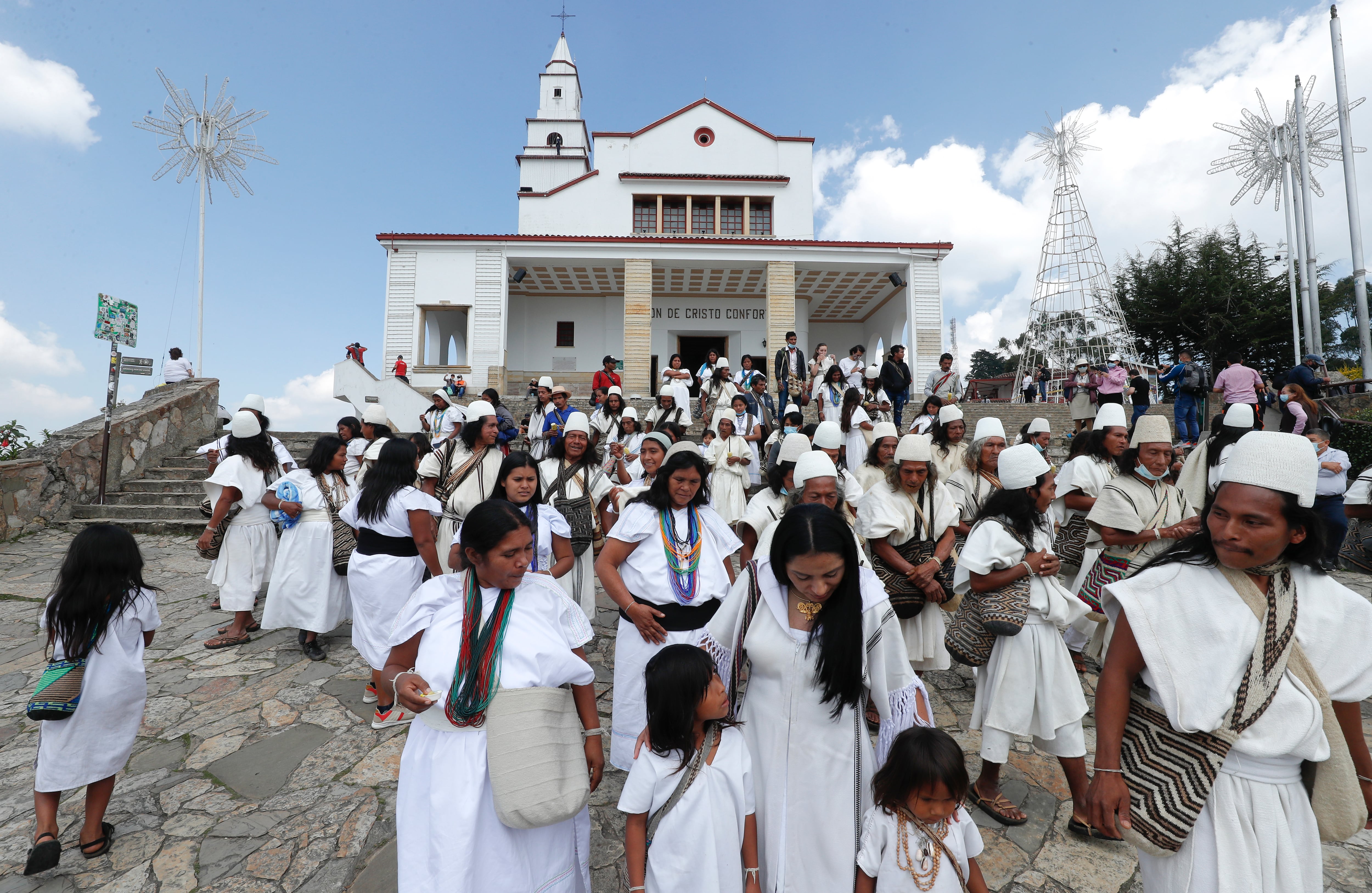 Indigenas Arhuacos en el Cerro de Monserrate