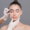 El colágeno es una proteína está presente en diversas partes del cuerpo, entre ellas la piel.