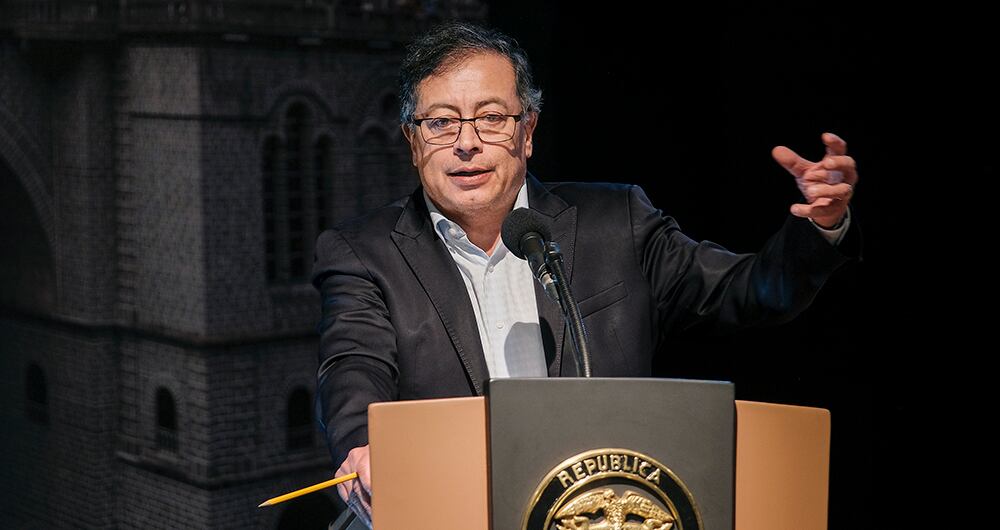   Mientras las Farc someten a la población civil en Jamundí, el presidente Gustavo Petro se aferra a su discurso de paz total. 