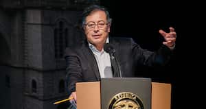 Mientras las Farc someten a la población civil en Jamundí, el presidente Gustavo Petro se aferra a su discurso de paz total.