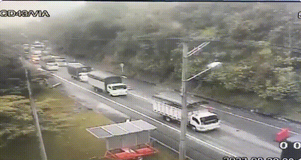 Reabren la vía al llano por caída de material. El corredor se encuentra habilitado y la movilidad se está reestableciendo.