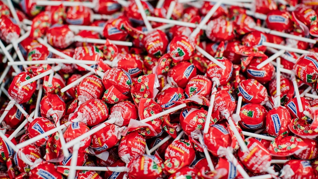 Desde su lanzamiento, el Bon Bon Bum revolucionó el mercado del dulce en Colombia y triplicó las ventas de la empresa en tan solo un año.