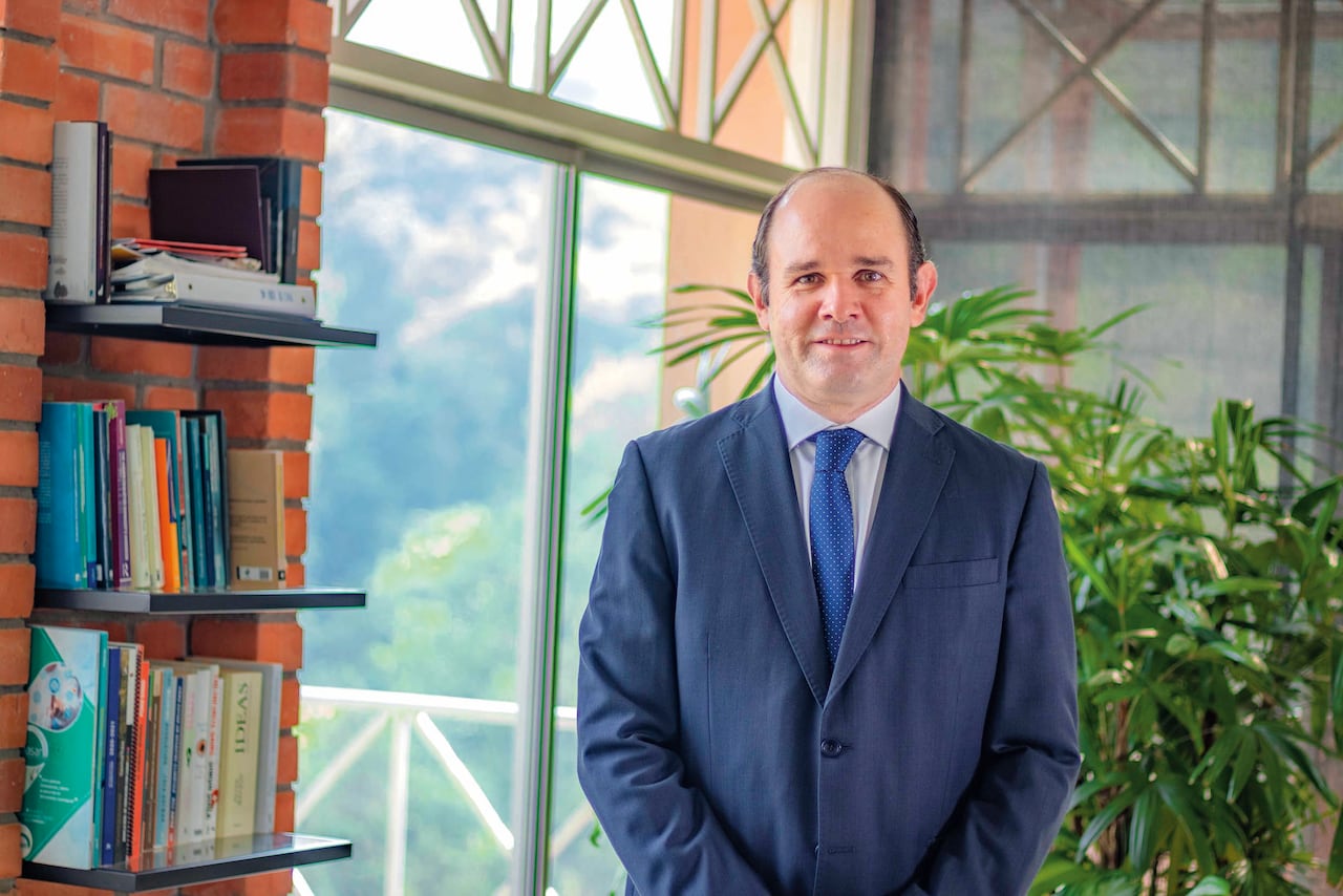 Para el rector, el futuro pasa por construir un macrosistema de financiamiento compartido en el que universidades, bancos y empresas asuman juntos el riesgo, y el Estado fortalezca al Icetex y los fondos de garantías.
