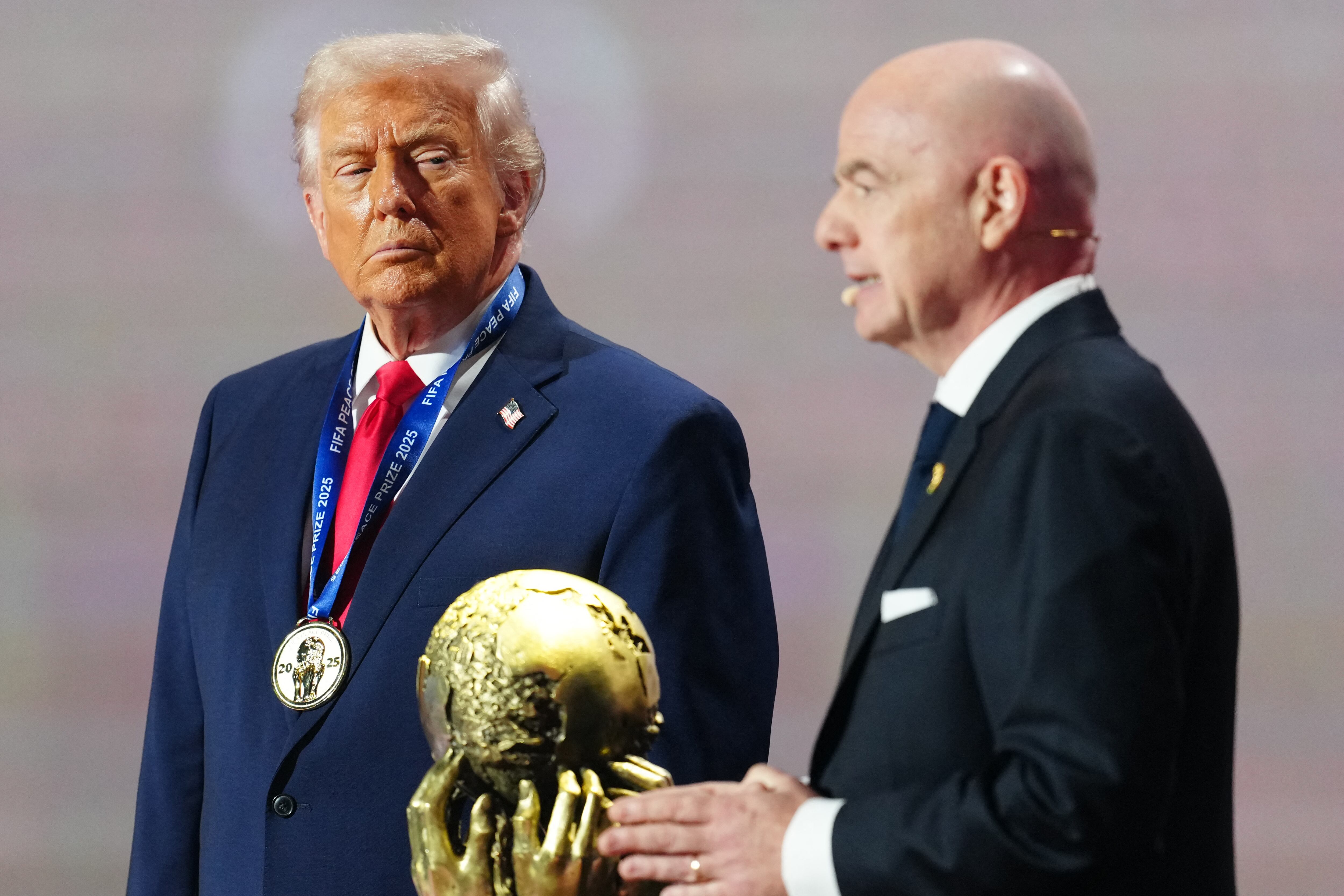 Trump recibe el galardón a La Paz por la FIFA
