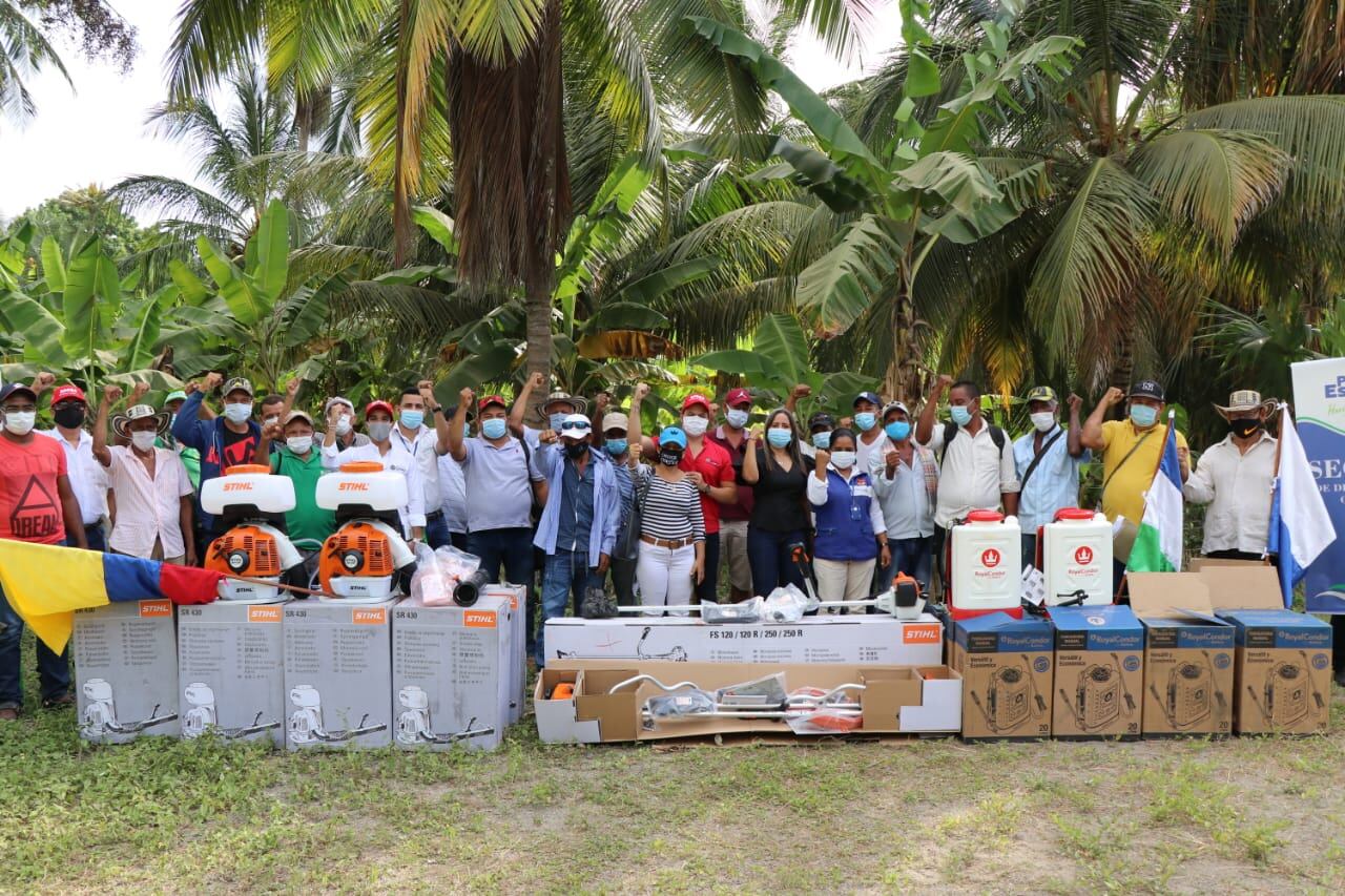 Los trabajadores del agro de Córdoba recibirán importantes apoyos por parte de la Gobernación. Entre ellos, el beneficio de tasa compensada con el Banco Agrario.