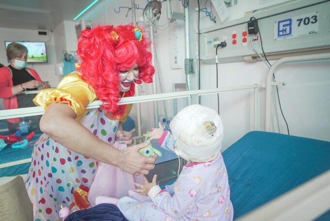 La primera dama visitó varios hospitales.