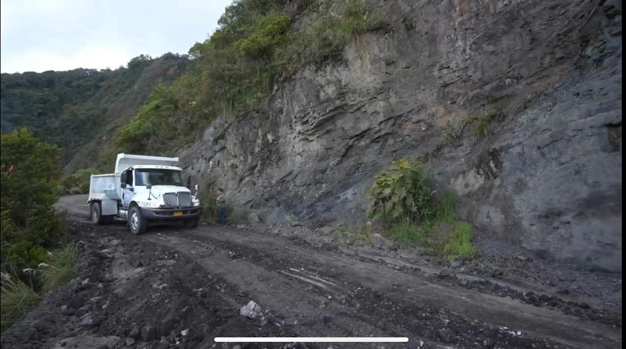 Alcaldes del Oriente de Cundinamarca recuerdan compromiso del Gobierno con la vía alterna completa al Llano
