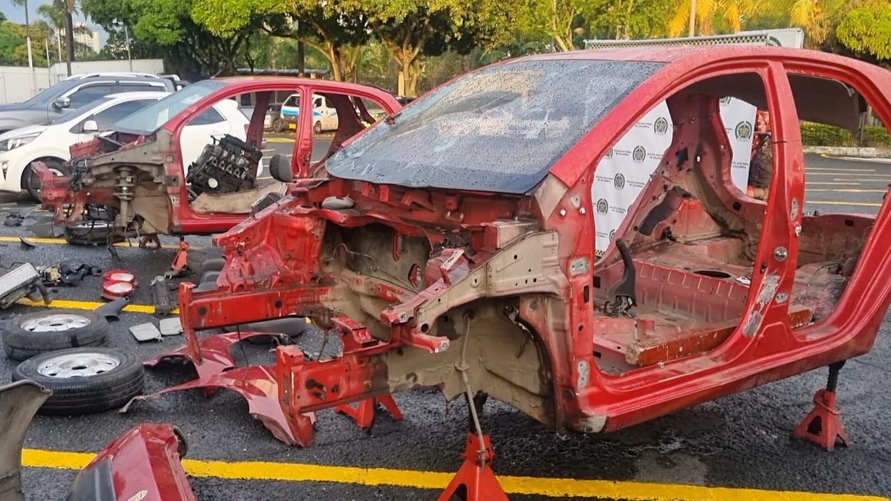 Autoridades desmantelaron dos desguazaderos en Cali; desarmaban vehículos hurtados en menos de cuatro horas.