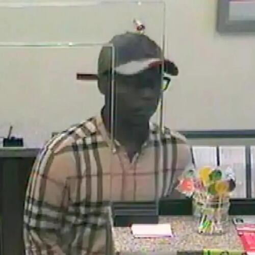 Juez deja en libertad a ladrón de bancos en serie, en Nueva York