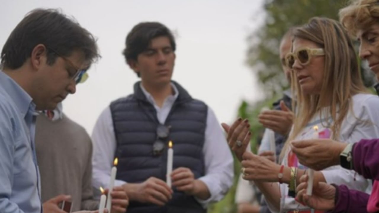 María Carolina Hoyos Turbay soltó oraciones por su familia y por Miguel Uribe Turbay.