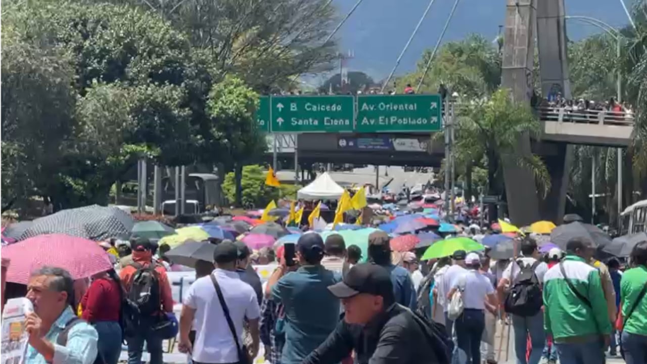 Movilizaciones en Medellín este 7 de junio a favor de Gustavo Petro.