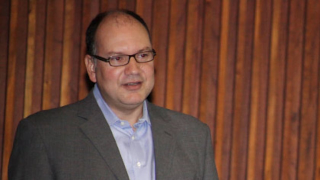 Stathis Kalivas, profesor de la Universidad de Yale, habló durante su conferencia en la Universidad de los Andes sobre la historia de las guerras civiles. Dice que el caso colombiano llama la atención por la capacidad de adaptarse que tienen los grupos armados