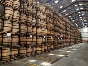 Bodegas de añejamiento de la Industria Licorera de Caldas.